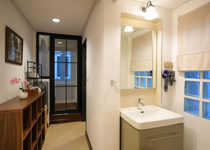Nivas Wanit 3br 1sfb Yaowarat Mrt Entirehome 85sqm